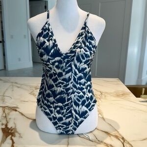 Agua de coco one pc bathing suit M